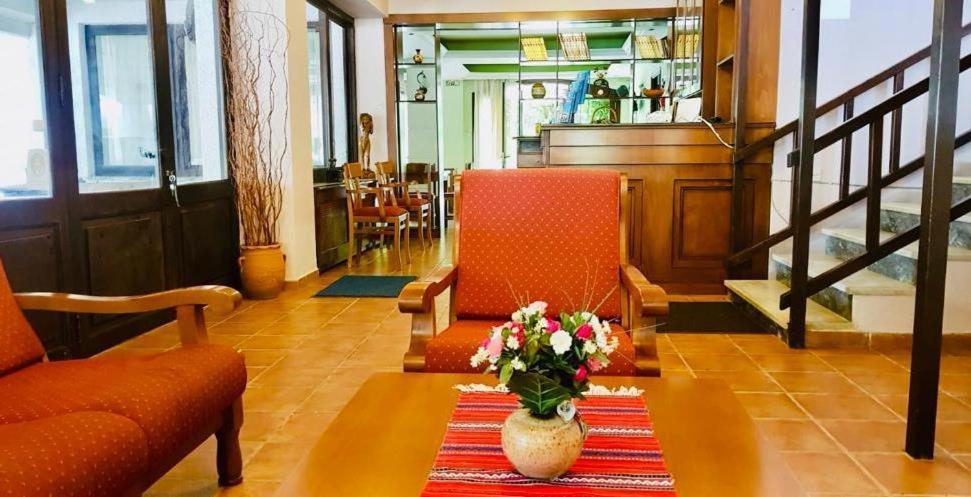 Hotel Alkyon กาลาเนรา ภายนอก รูปภาพ