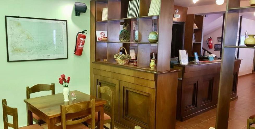 Hotel Alkyon กาลาเนรา ภายนอก รูปภาพ