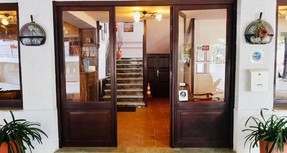 Hotel Alkyon กาลาเนรา ภายนอก รูปภาพ